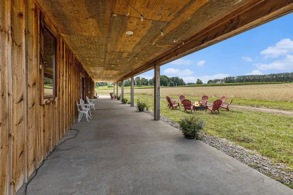 3625 Swaney Road Peninsula Township MI 49686
