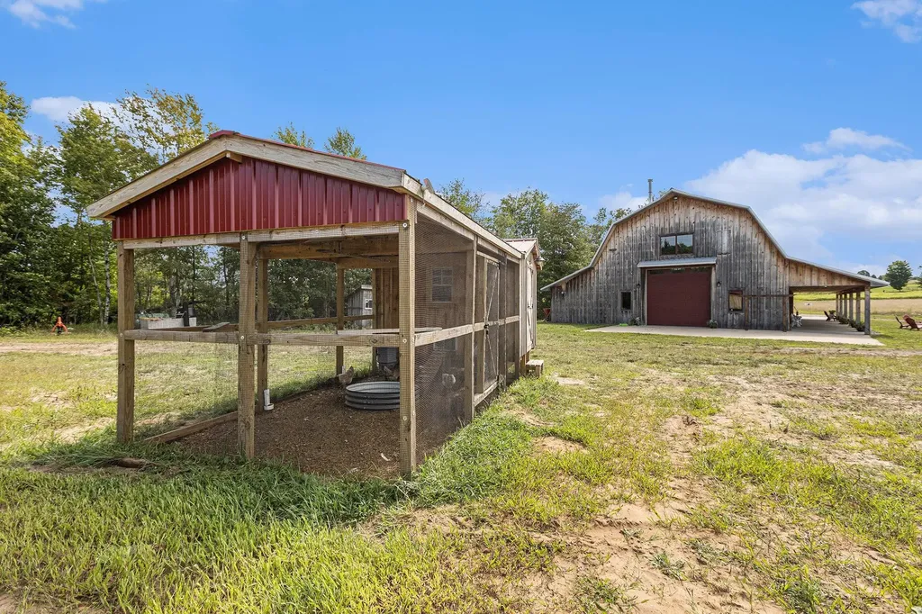 3625 Swaney Road Peninsula Township MI 49686