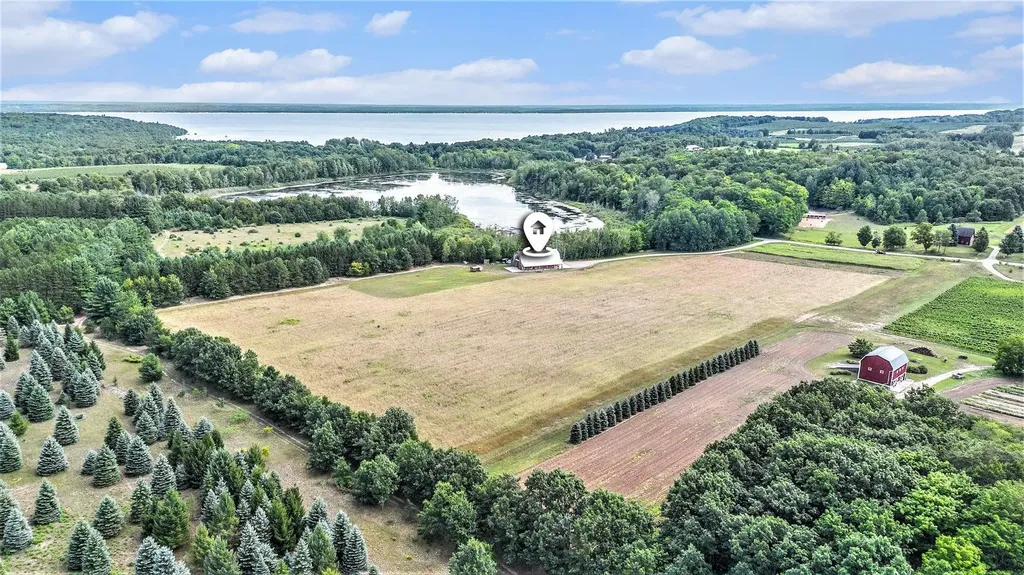 3625 Swaney Road Peninsula Township MI 49686