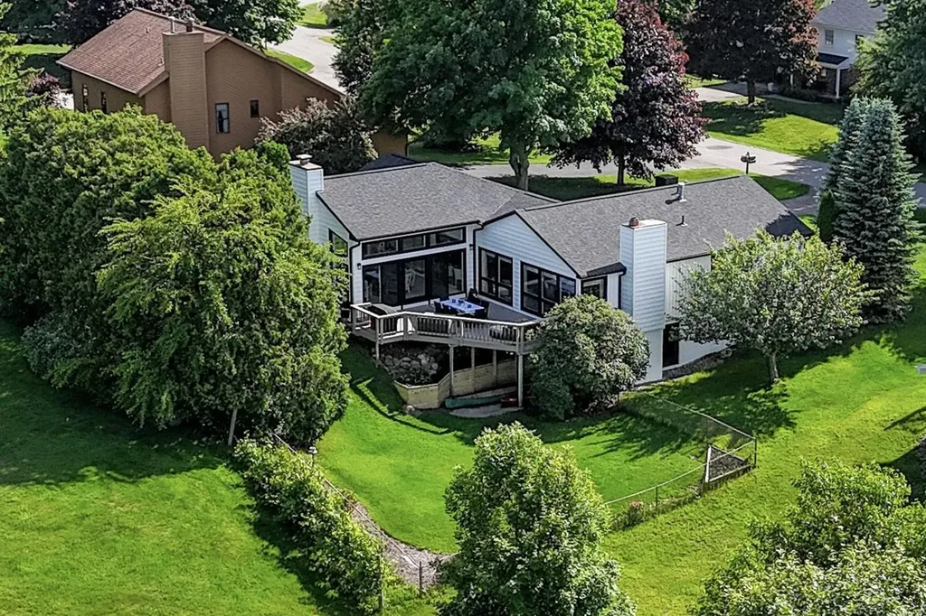 4272 Ridgemoor Drive Garfield Charter Township MI 49684