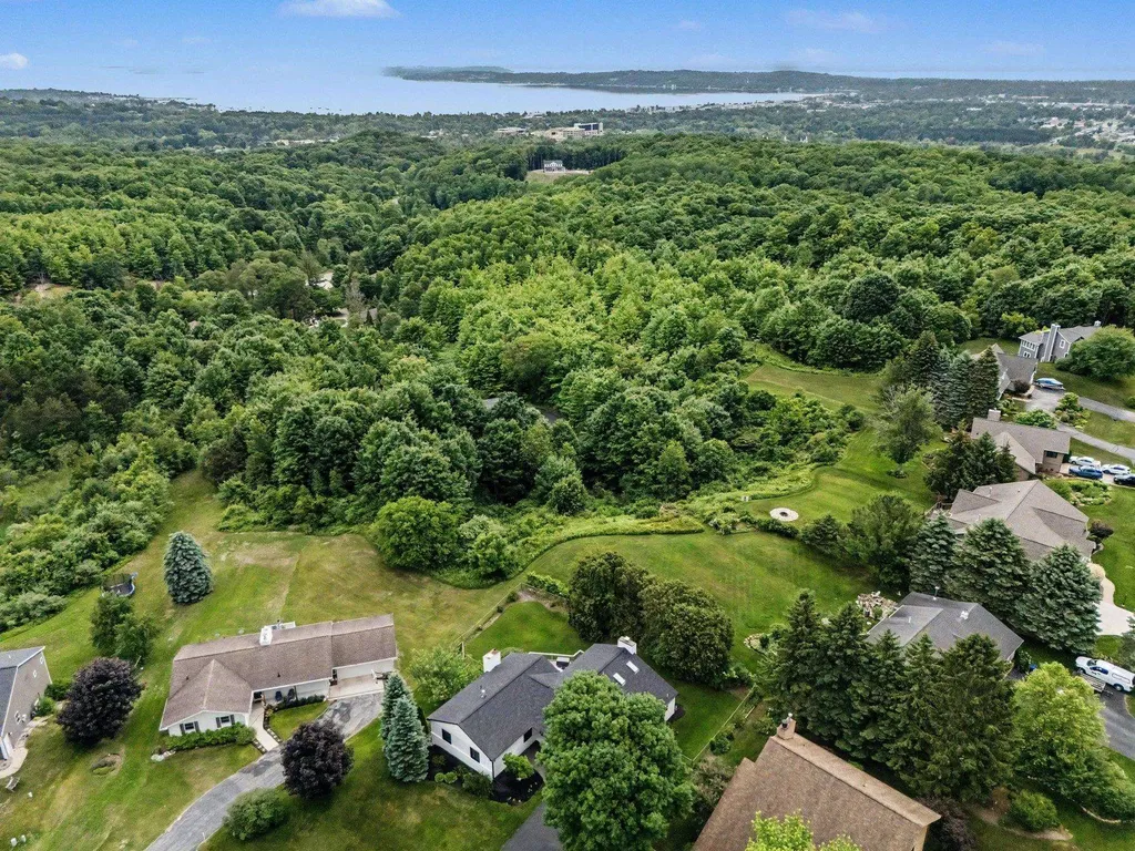 4272 Ridgemoor Drive Garfield Charter Township MI 49684