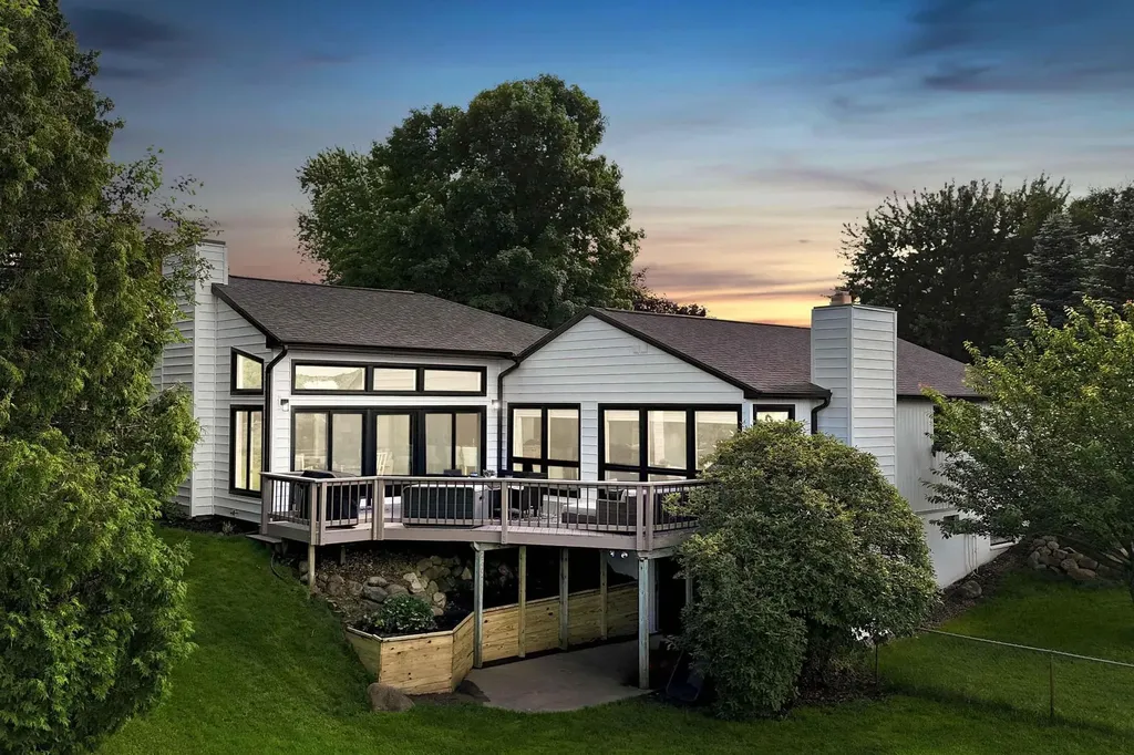 4272 Ridgemoor Drive Garfield Charter Township MI 49684