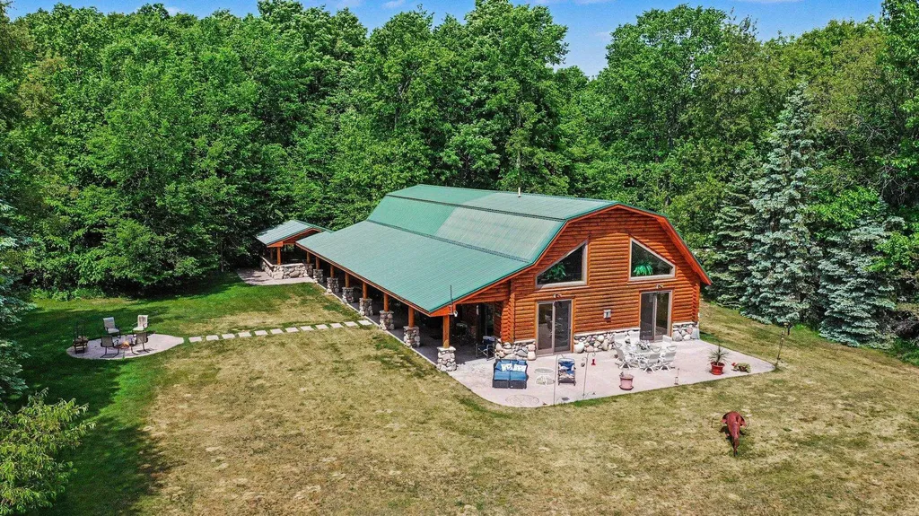 8157 NW Kellogg Road Clearwater Township MI 49612