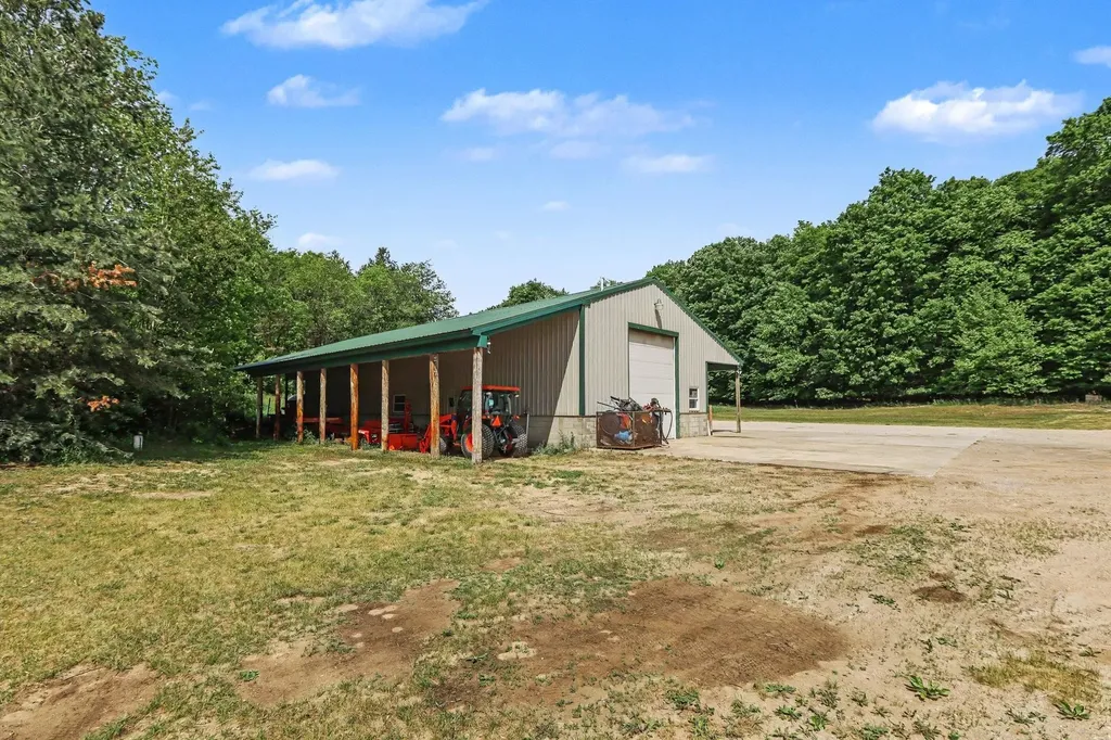 8157 NW Kellogg Road Clearwater Township MI 49612