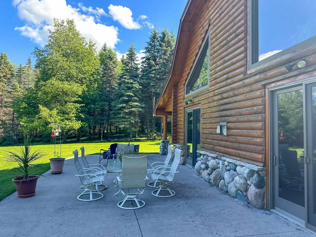 8157 NW Kellogg Road Clearwater Township MI 49612