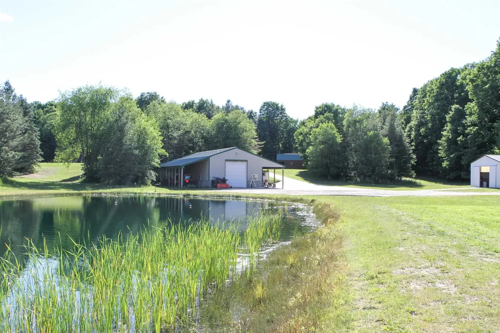8157 NW Kellogg Road Clearwater Township MI 49612
