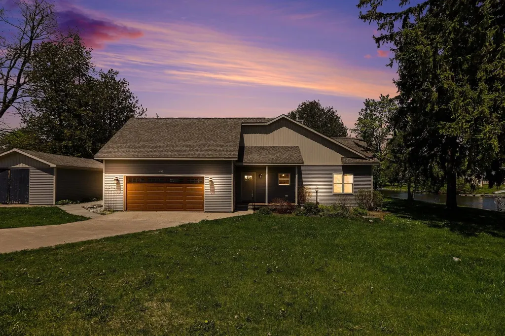 7774 E State Street Central Lake Township MI 49622