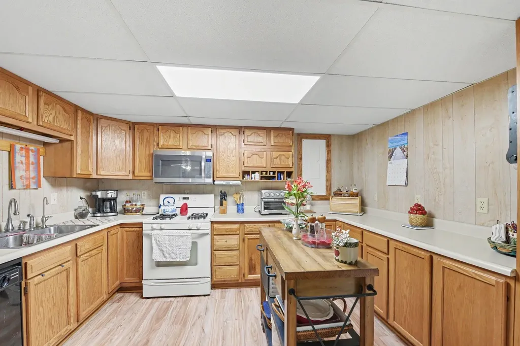 5218 Mitchell Road Central Lake Township MI 49622