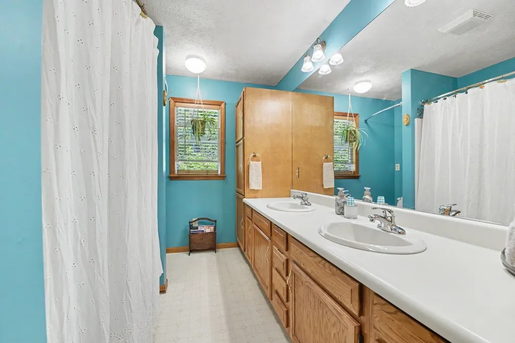 5218 Mitchell Road Central Lake Township MI 49622