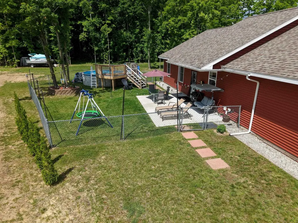 288 Cayo Drive Hanover Township MI 49620