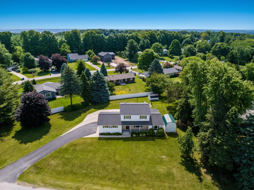 4434 Ridgemoor Drive Garfield Charter Township MI 49684