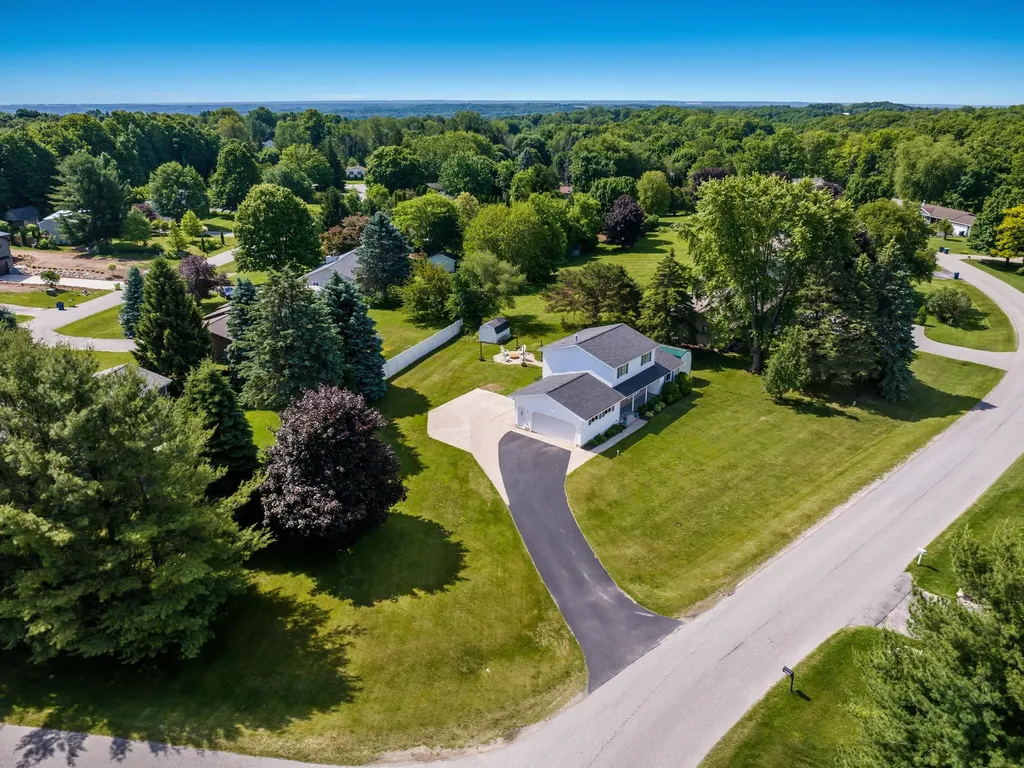4434 Ridgemoor Drive Garfield Charter Township MI 49684