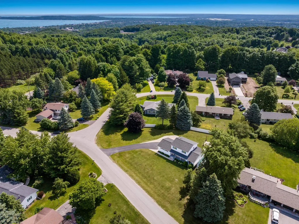4434 Ridgemoor Drive Garfield Charter Township MI 49684