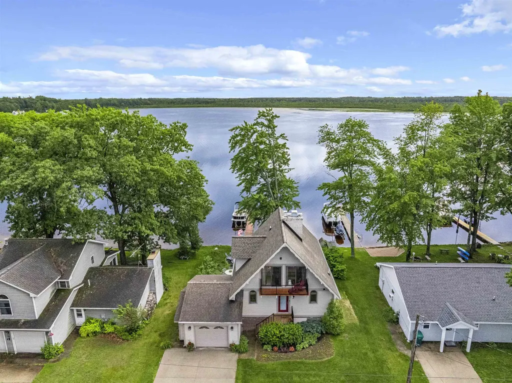 225 W Lake Drive Cherry Grove Township MI 49601