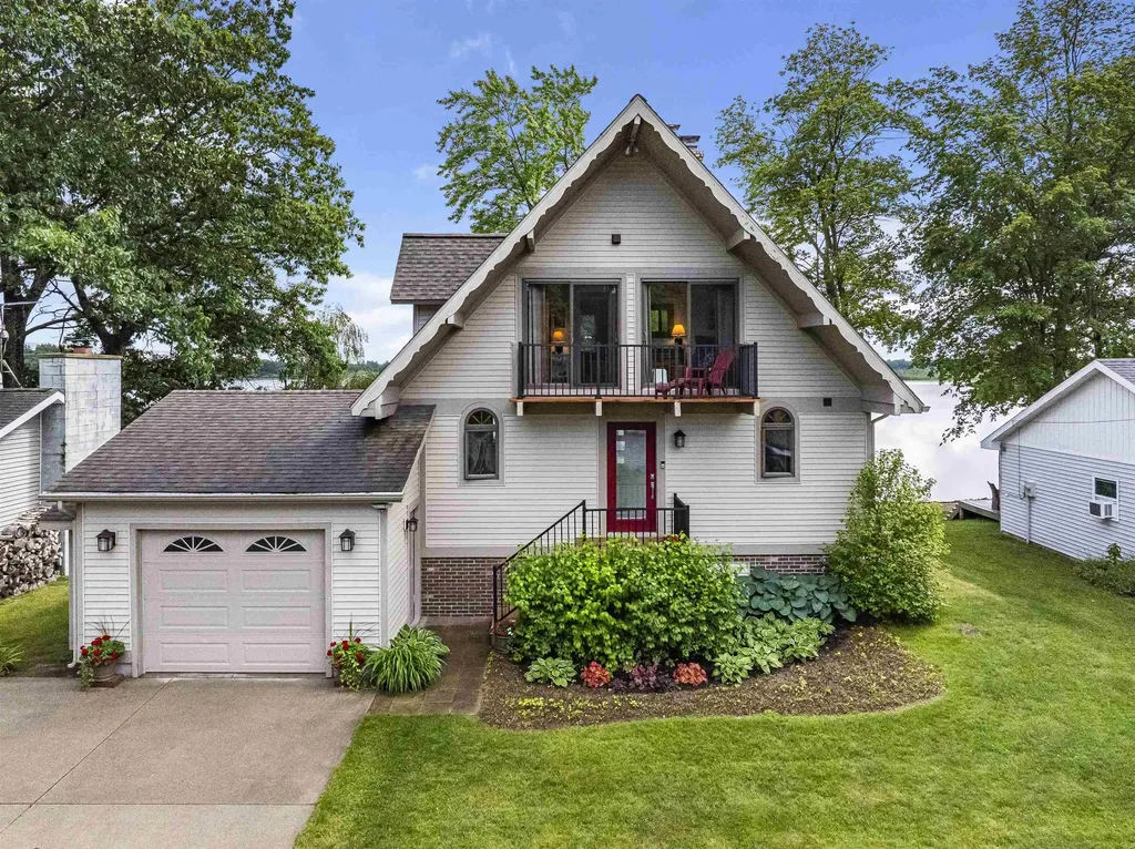 225 W Lake Drive Cherry Grove Township MI 49601