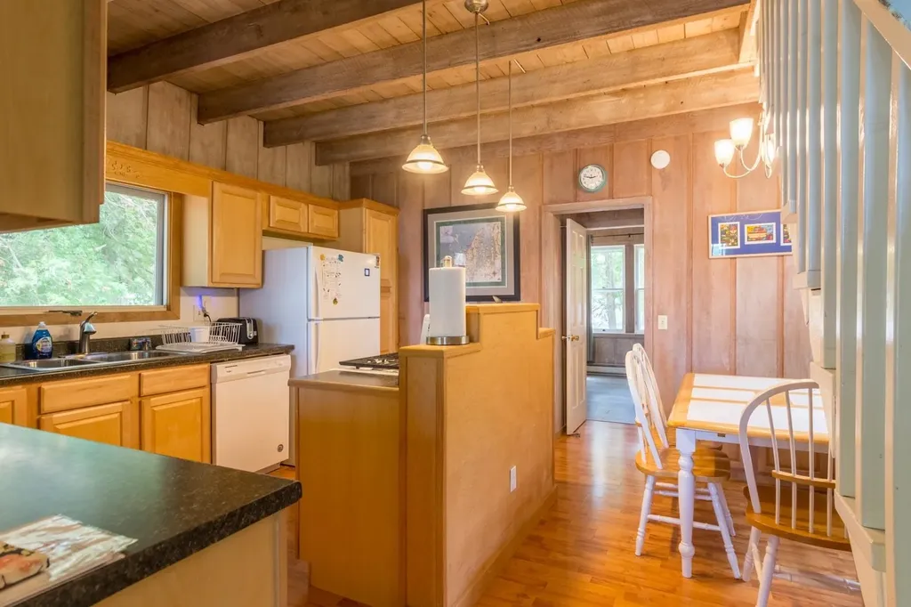 530 E Harbor Highway Cleveland Township MI 49664