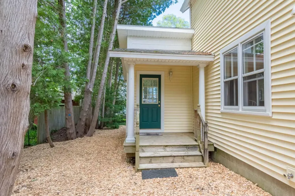 530 E Harbor Highway Cleveland Township MI 49664
