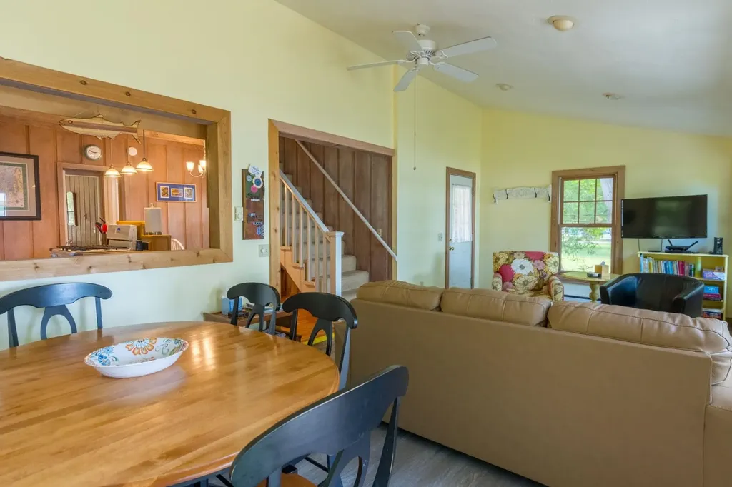 530 E Harbor Highway Cleveland Township MI 49664
