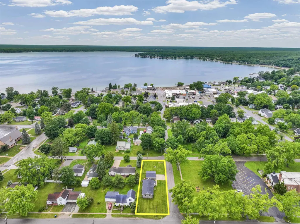 506 Prospect Street Lake City City MI 49651