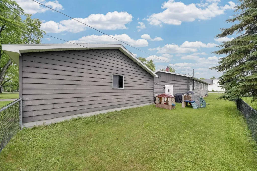 506 Prospect Street Lake City City MI 49651