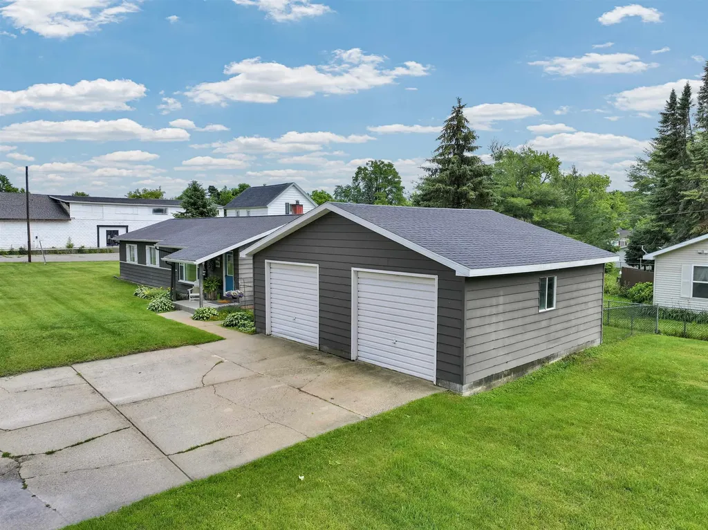 506 Prospect Street Lake City City MI 49651