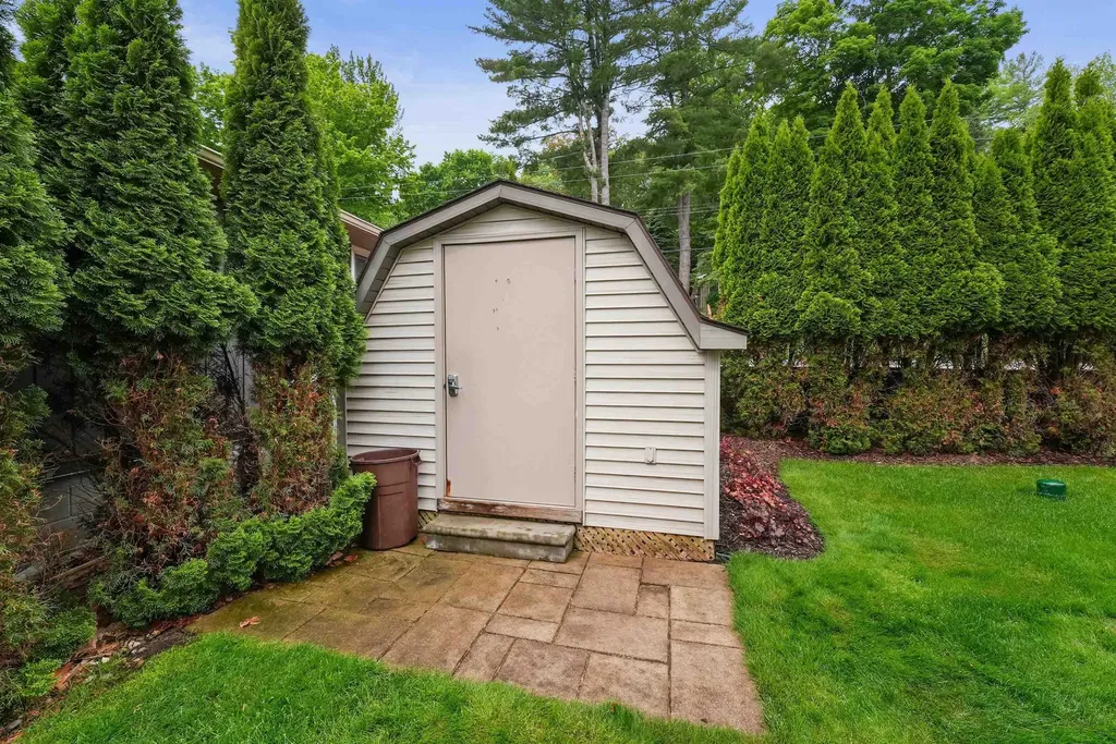 12511 SW Torch Lake Drive Milton Township MI 49676