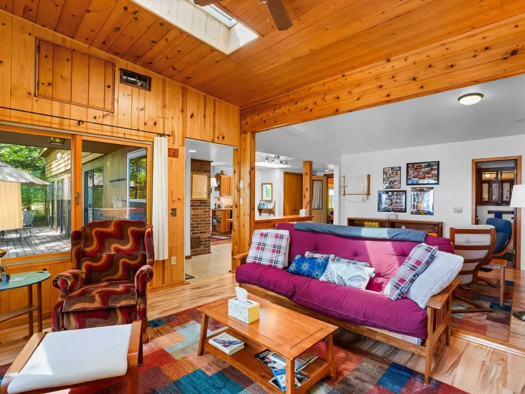 30520 East Side Drive Peaine Township MI 49782
