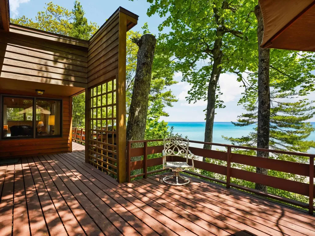30520 East Side Drive Peaine Township MI 49782