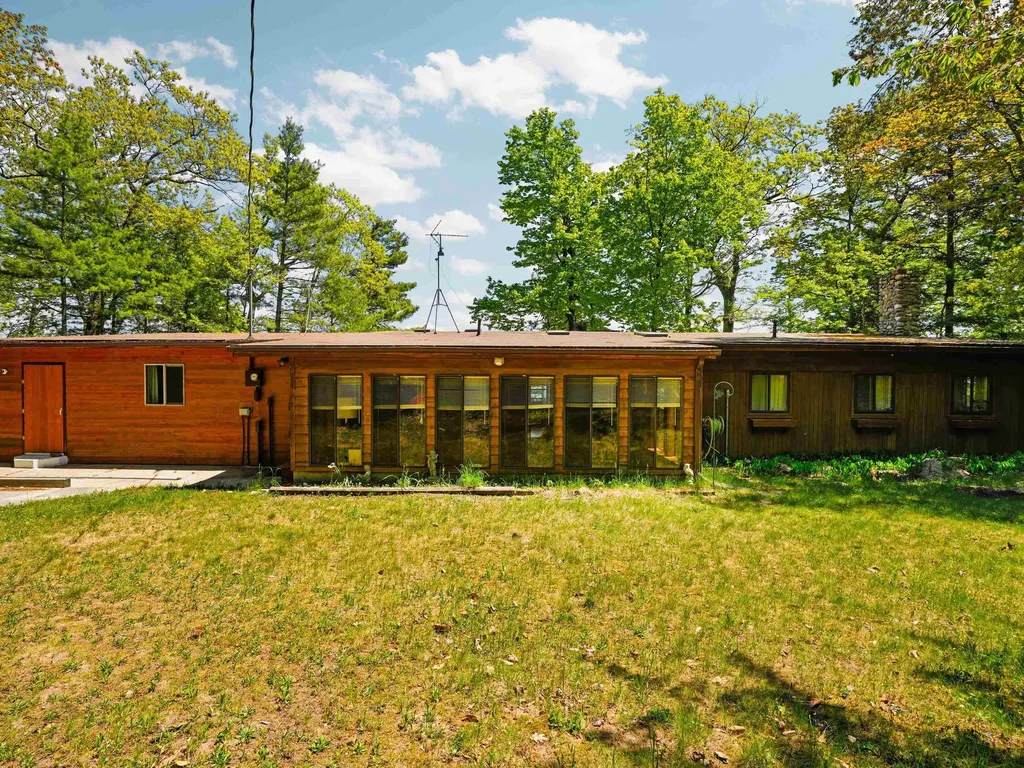 30520 East Side Drive Peaine Township MI 49782