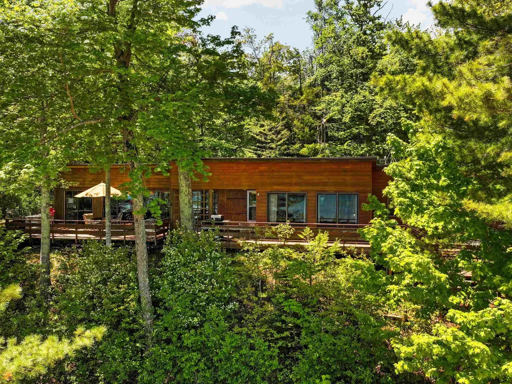 30520 East Side Drive Peaine Township MI 49782