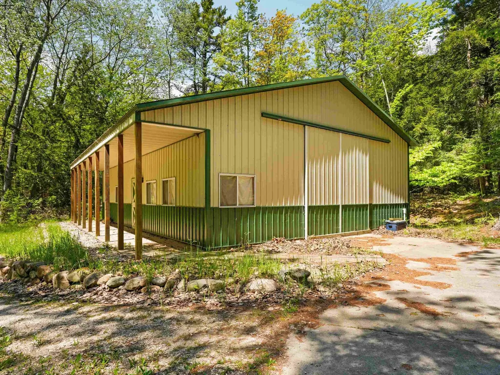 30520 East Side Drive Peaine Township MI 49782