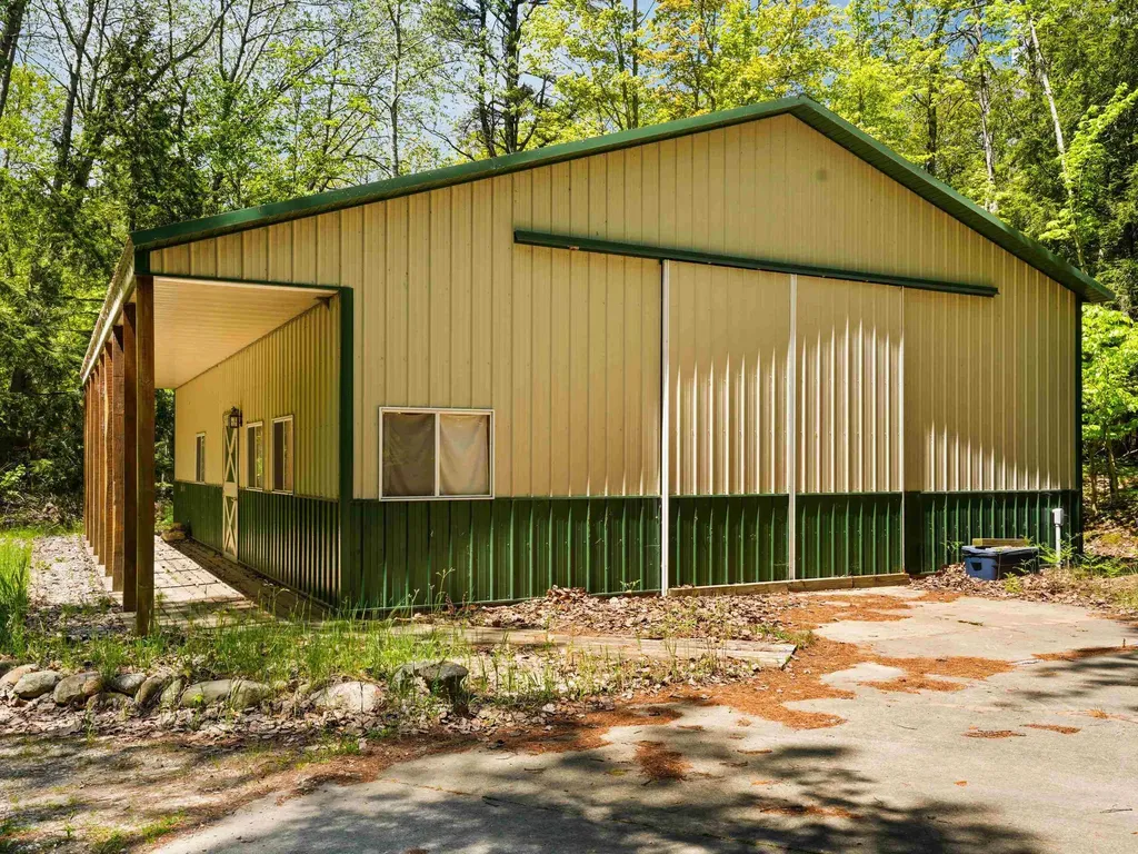 30520 East Side Drive Peaine Township MI 49782