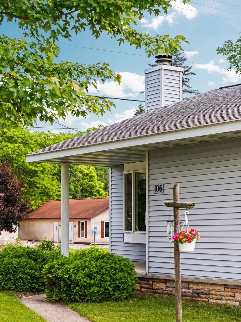 106 N Brownson Paradise Township MI 49649