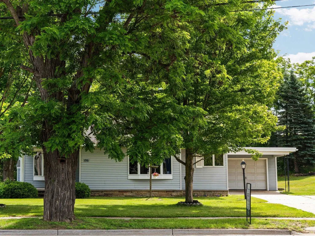 106 N Brownson Paradise Township MI 49649