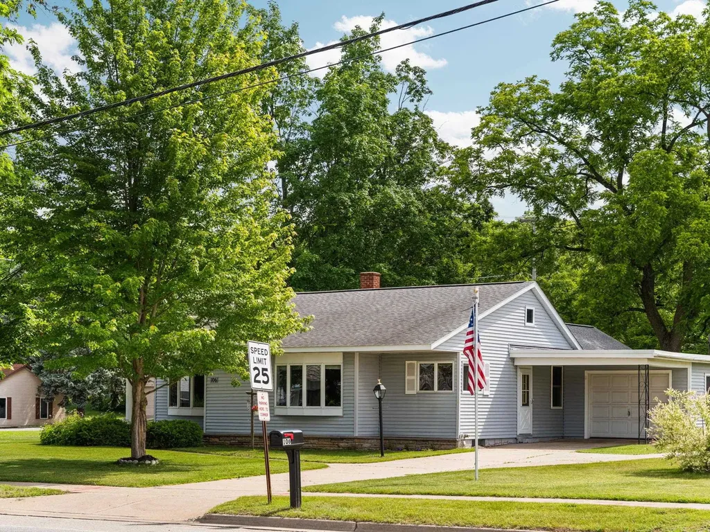 106 N Brownson Paradise Township MI 49649