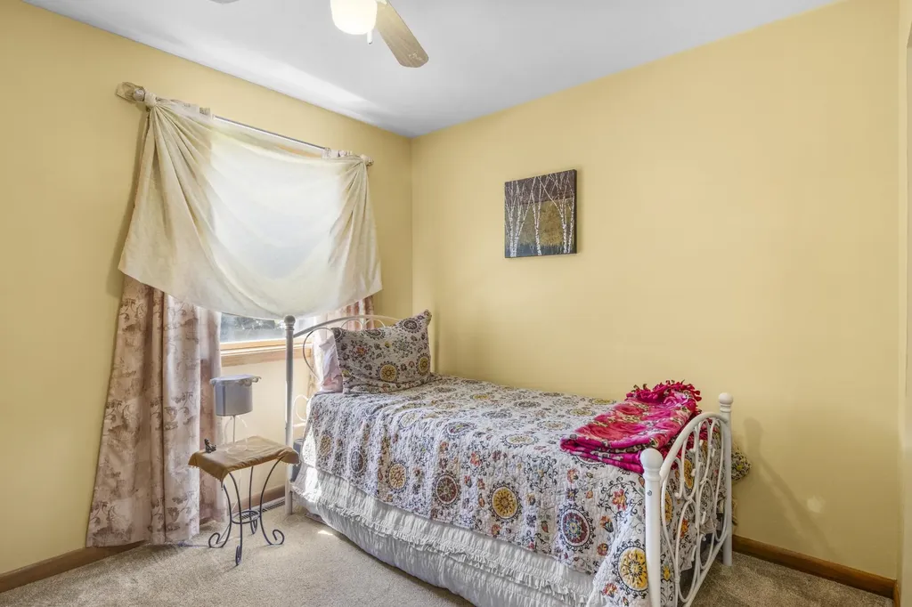 10530 S Walnut Drive Elmwood Charter Township MI 49684