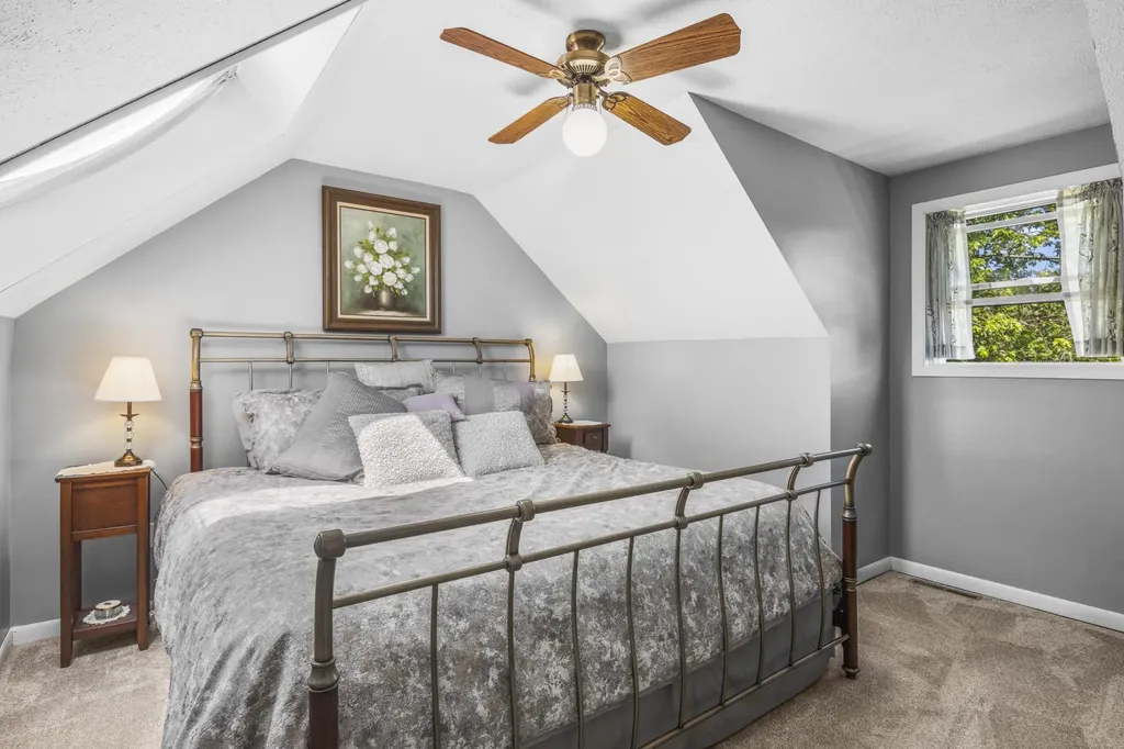 10530 S Walnut Drive Elmwood Charter Township MI 49684