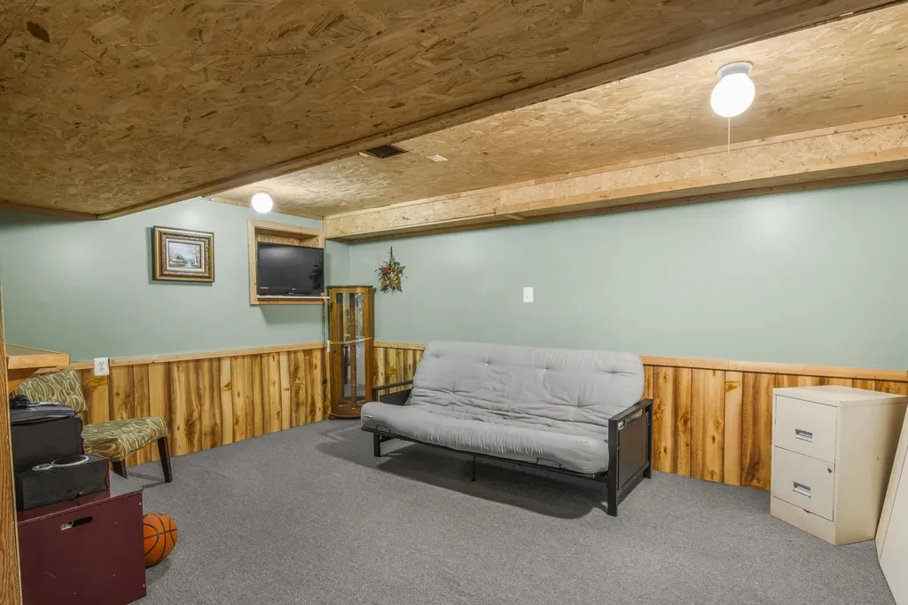 10530 S Walnut Drive Elmwood Charter Township MI 49684