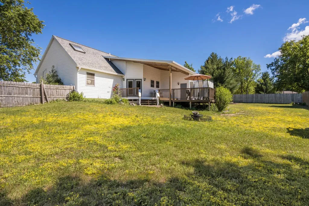 10530 S Walnut Drive Elmwood Charter Township MI 49684