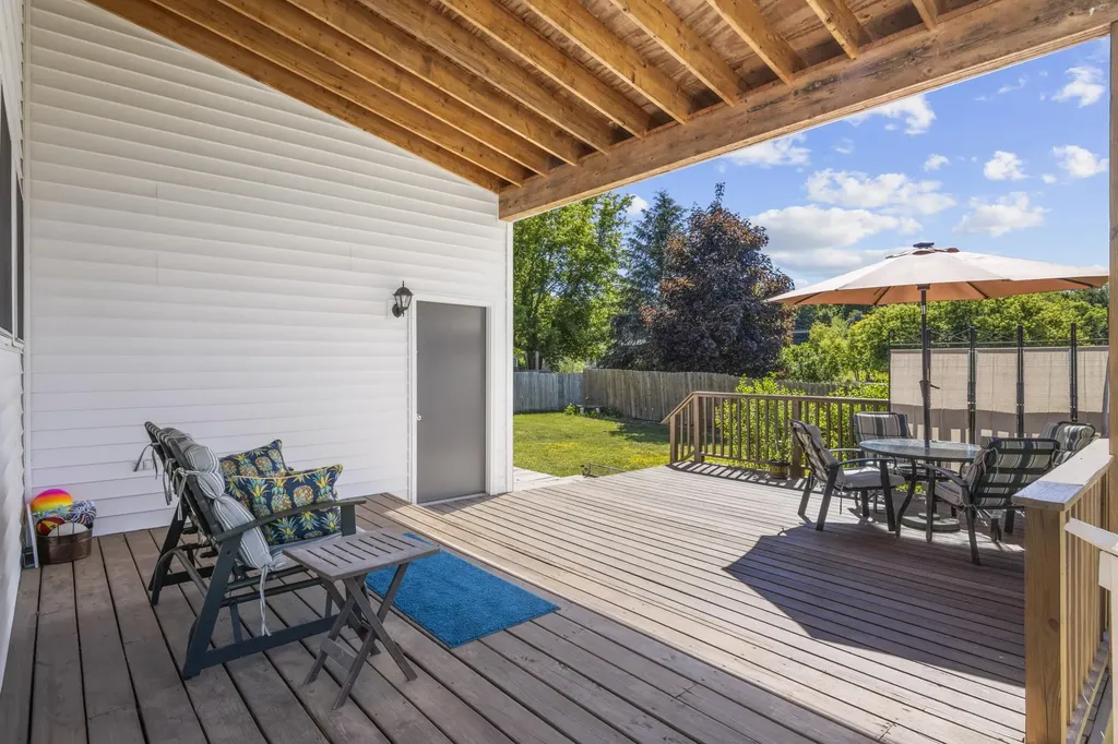 10530 S Walnut Drive Elmwood Charter Township MI 49684