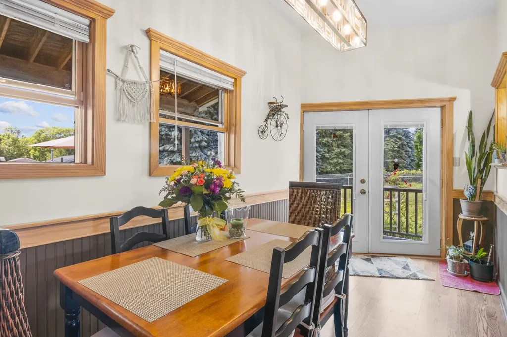 10530 S Walnut Drive Elmwood Charter Township MI 49684
