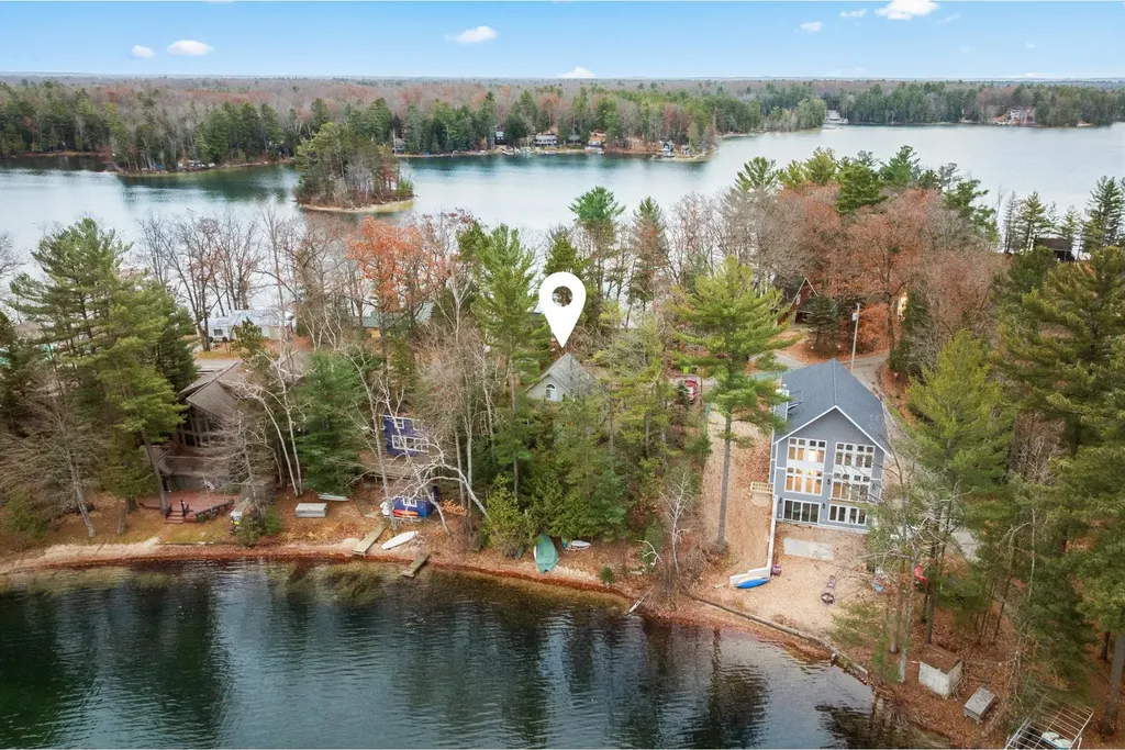 4411 Lakeview Trail East Bay Township MI 49696