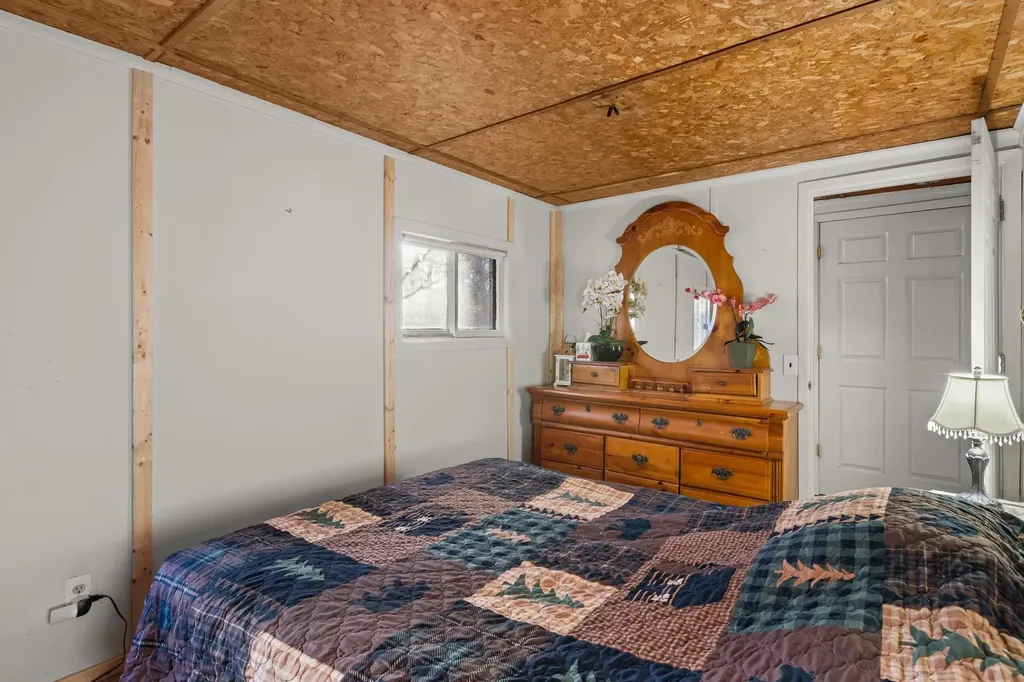 4411 Lakeview Trail East Bay Township MI 49696