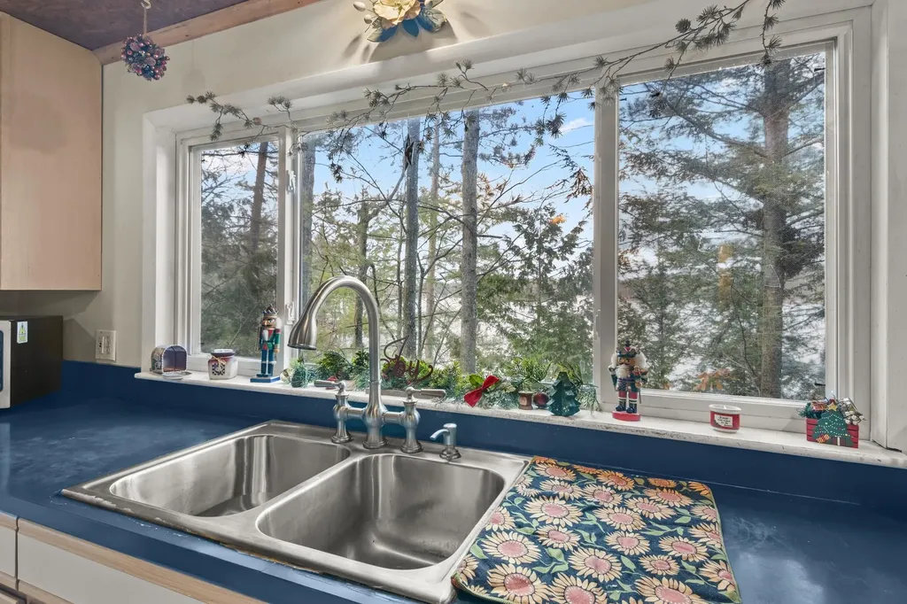 4411 Lakeview Trail East Bay Township MI 49696
