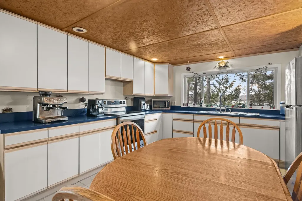 4411 Lakeview Trail East Bay Township MI 49696