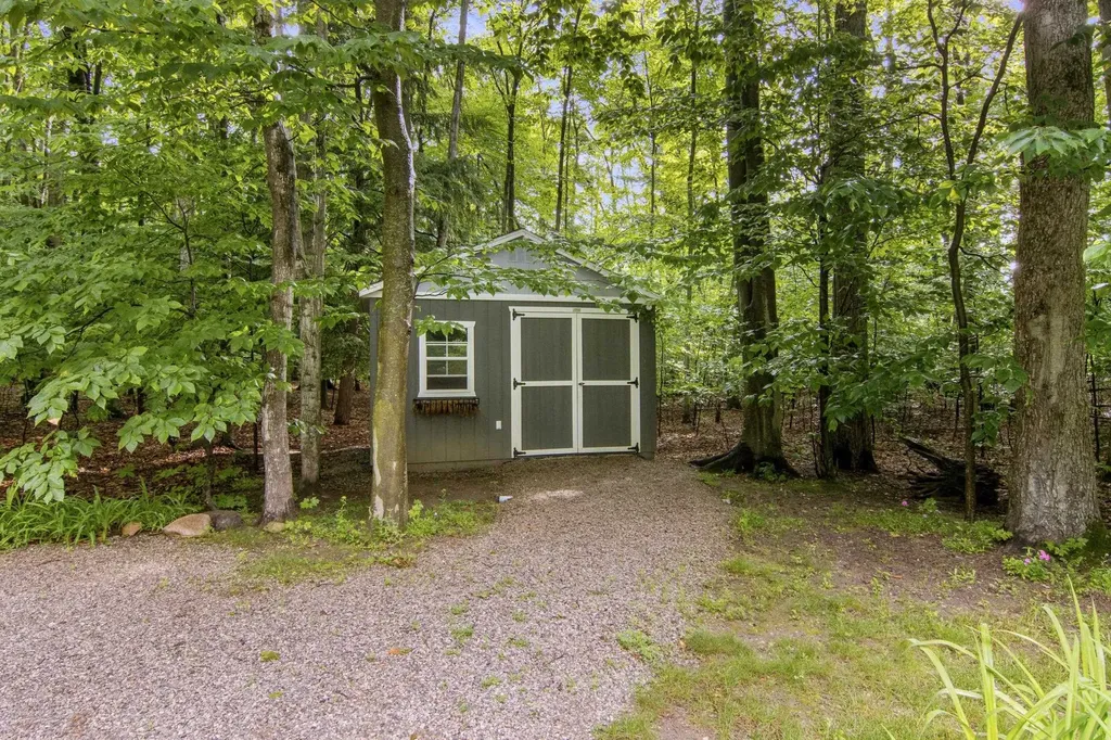 8490 Reynolds Road Almira Township MI 49684