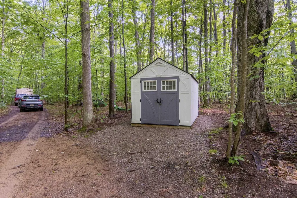 8490 Reynolds Road Almira Township MI 49684