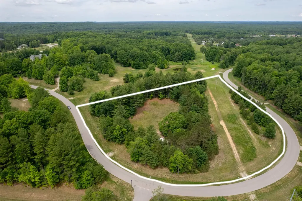 5502 Paradise Ranch Paradise Township MI 49649