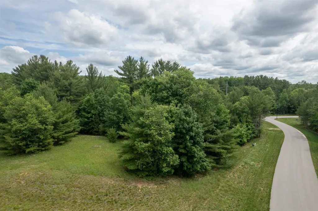 5502 Paradise Ranch Paradise Township MI 49649