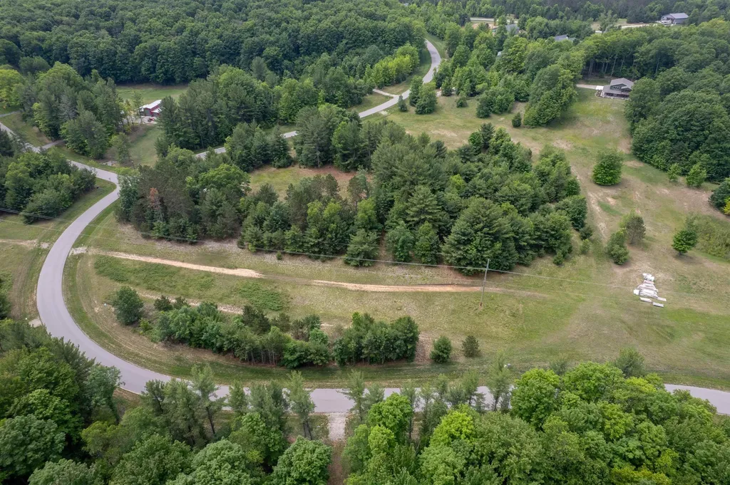 5502 Paradise Ranch Paradise Township MI 49649
